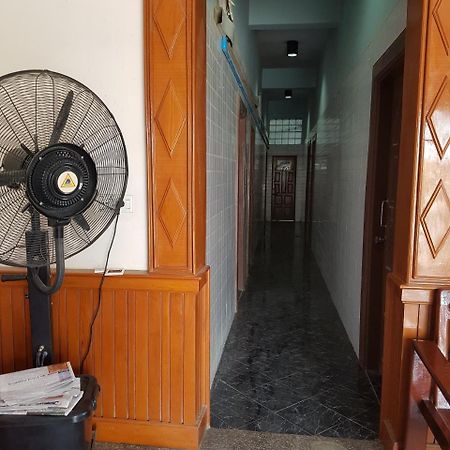 מייק Shwe Eain Si Guest House - Burmese Only מראה חיצוני תמונה