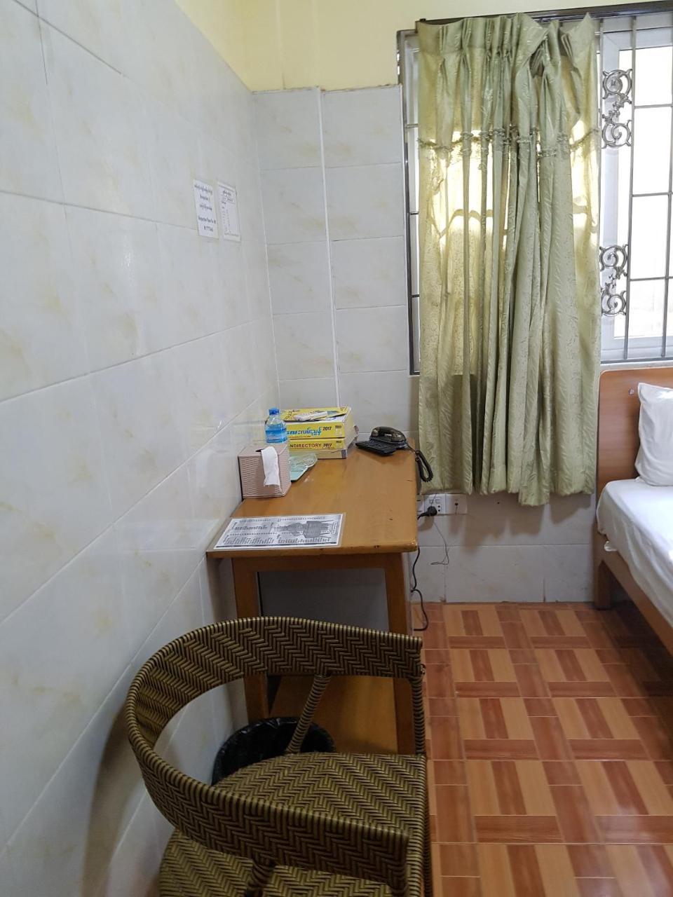 מייק Shwe Eain Si Guest House - Burmese Only מראה חיצוני תמונה