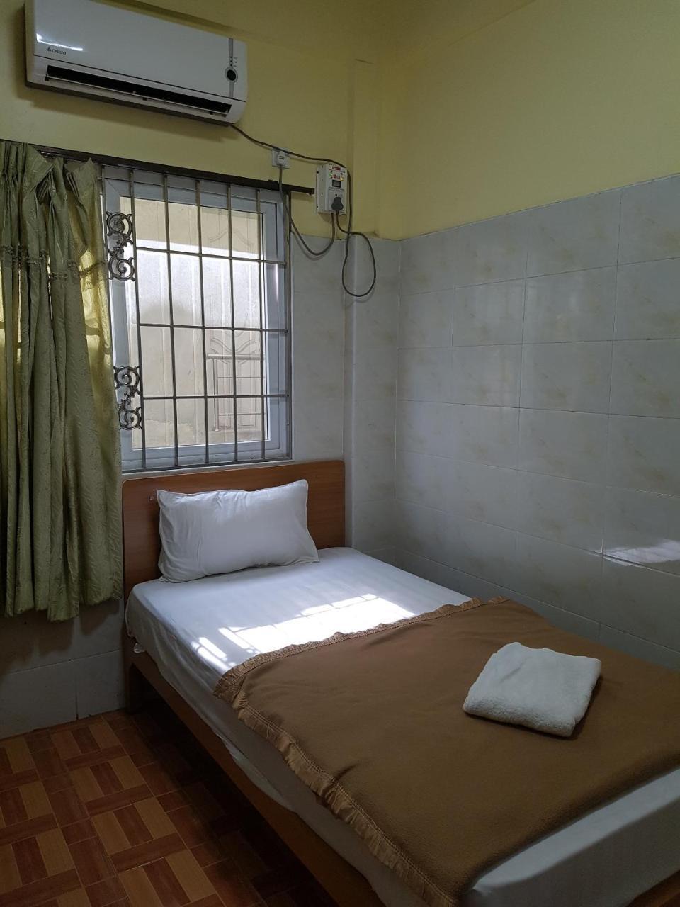 מייק Shwe Eain Si Guest House - Burmese Only מראה חיצוני תמונה